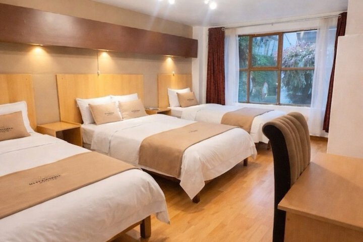 Room 9 of 32
