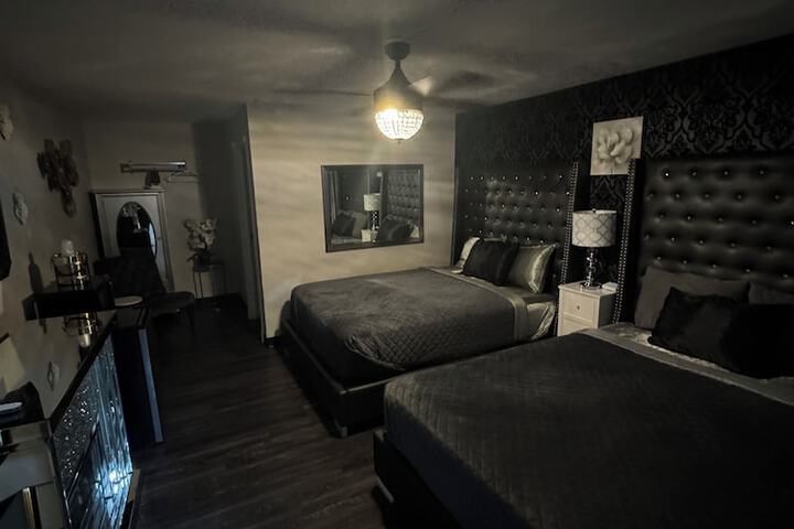 Room 45 of 77