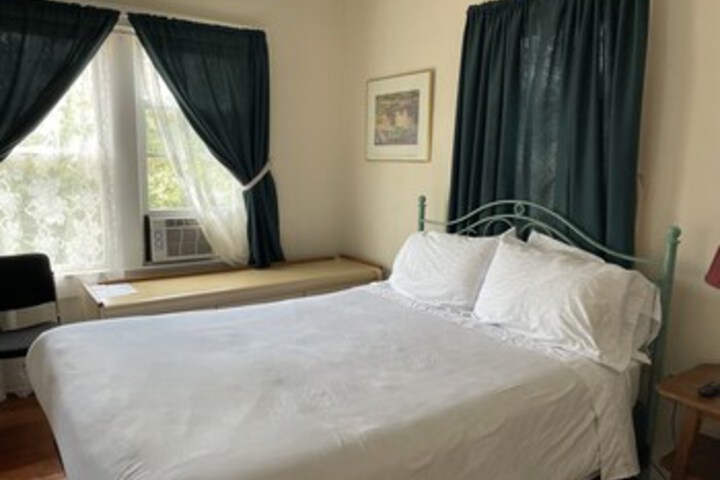 Room 160 of 246