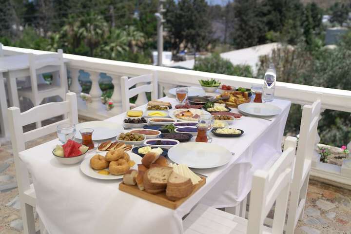 Breakfast/Coffee Service 23 of 40