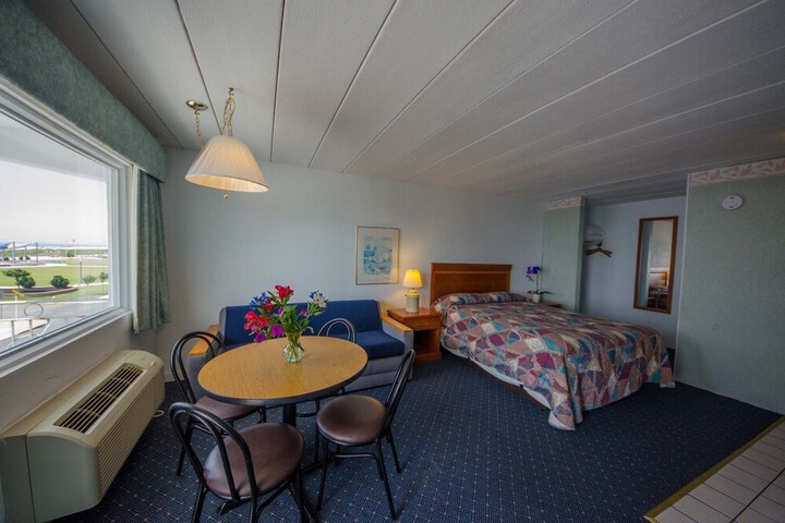 Room 5 of 25