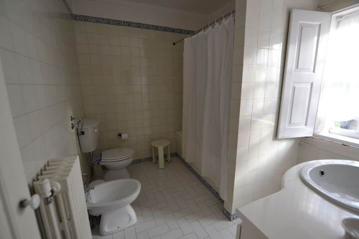 Room 25 of 47