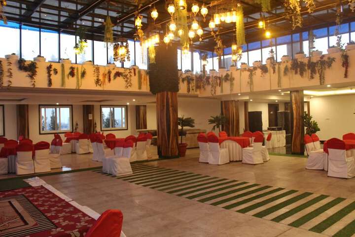 Ballroom/Hall 38 of 43