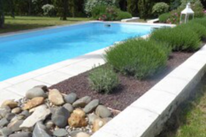 Pool 21 of 33