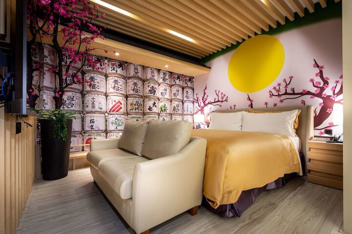 Room 15 of 32