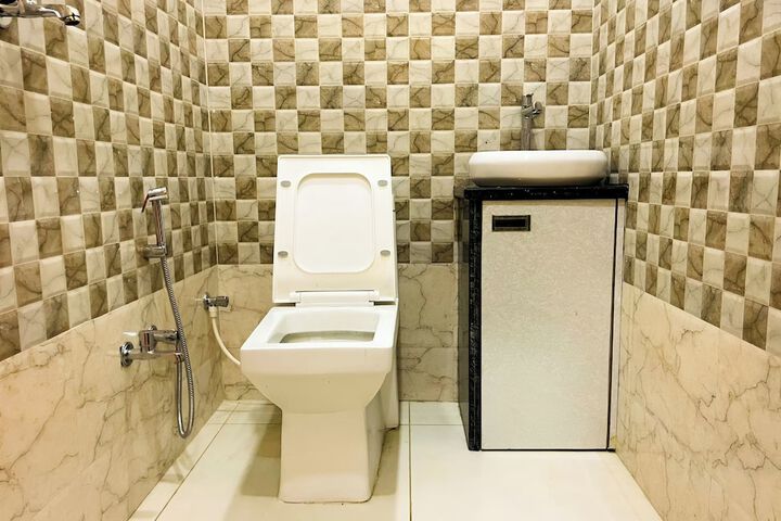 Room 15 of 16