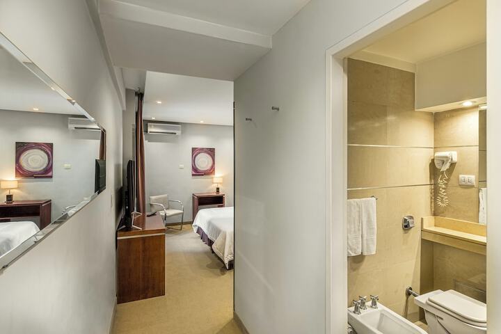Room 8 of 34