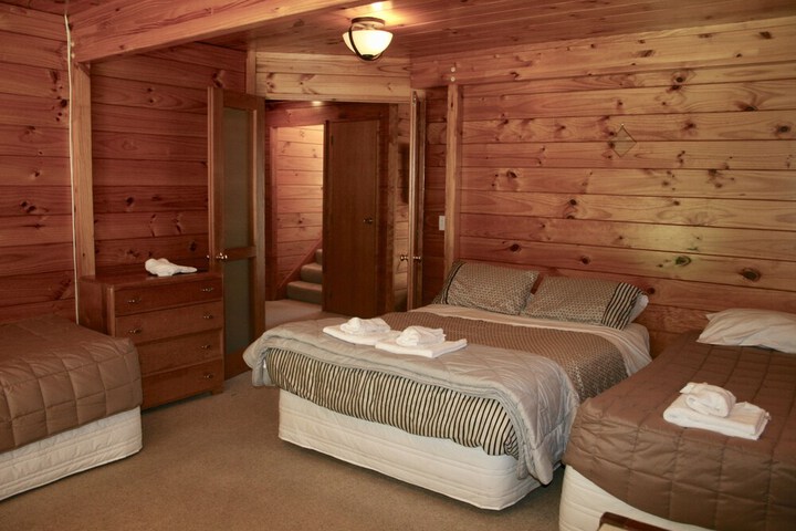Room 11 of 76