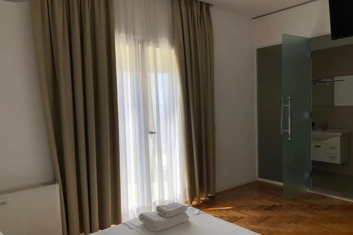 Room 14 of 30