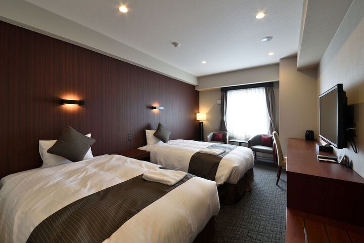 Room 8 of 115