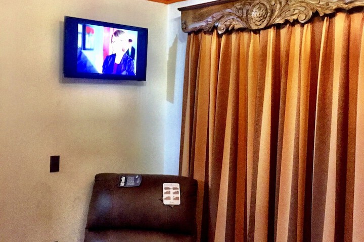 Room 2 of 31