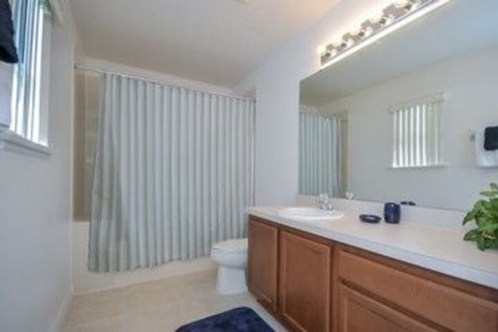 Room 3 of 25