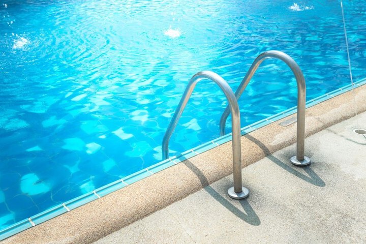 Pool 21 of 34