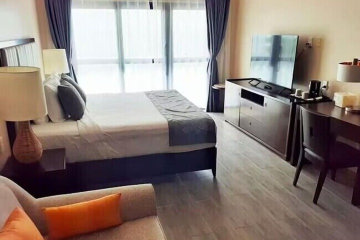 Room 4 of 23