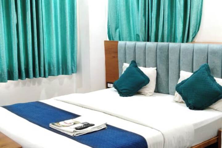 Room 11 of 20