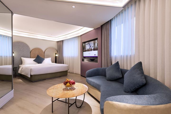 Room 3 of 52