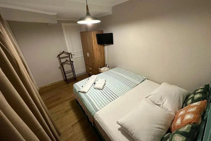 Room 3 of 14