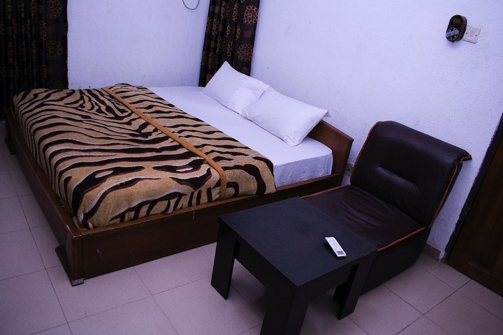 Room 13 of 26
