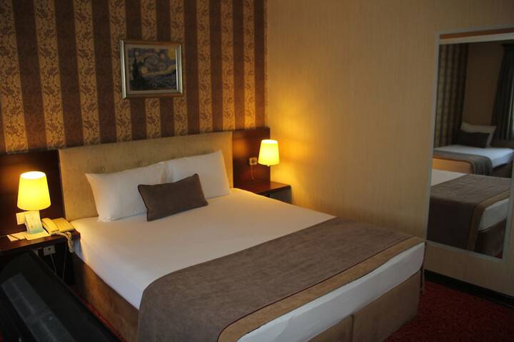 Room 11 of 24