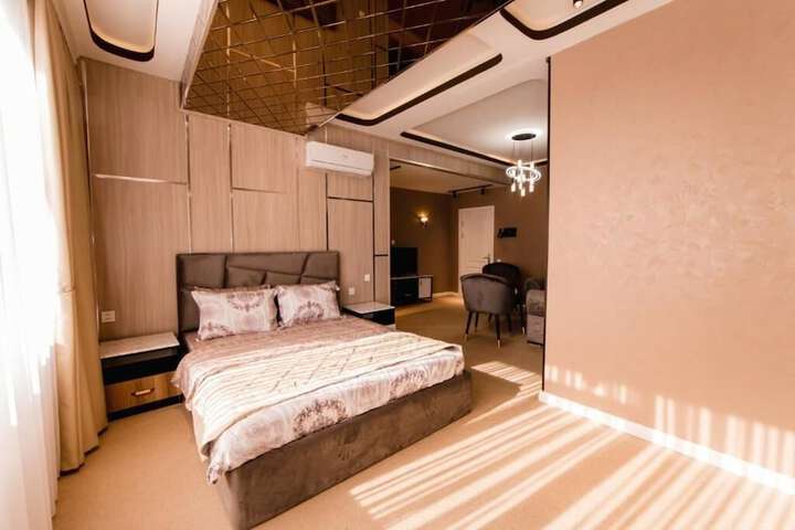 Room 3 of 6