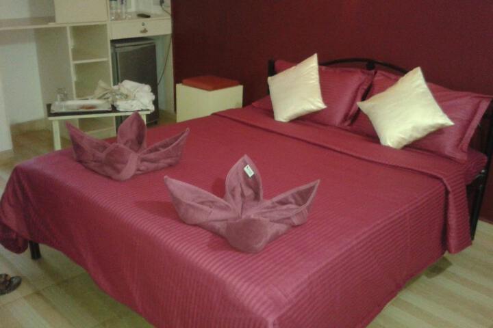 MIROSLAV HOLIDAY HOMES