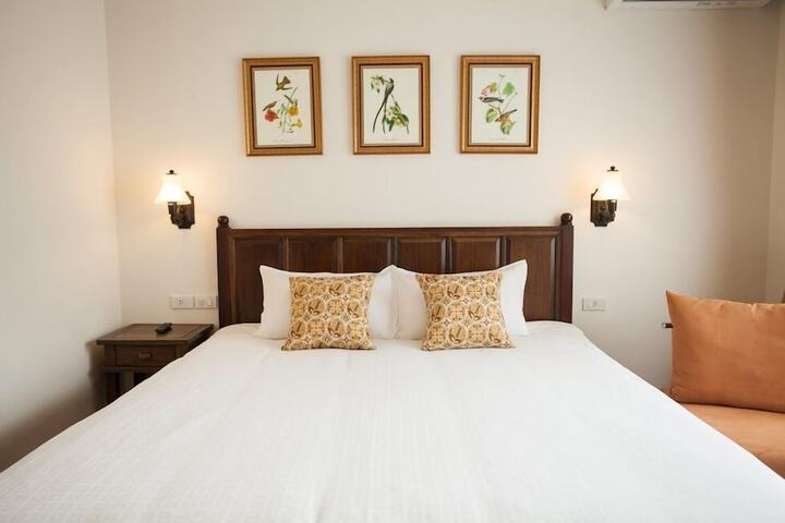 Room 10 of 20