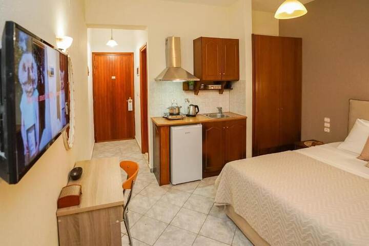 Room 2 of 66