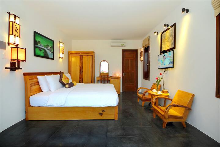 Room 14 of 65