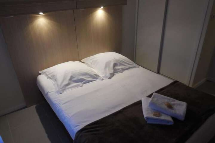 Room 3 of 41