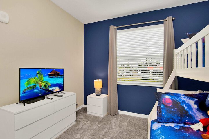 Room 12 of 53