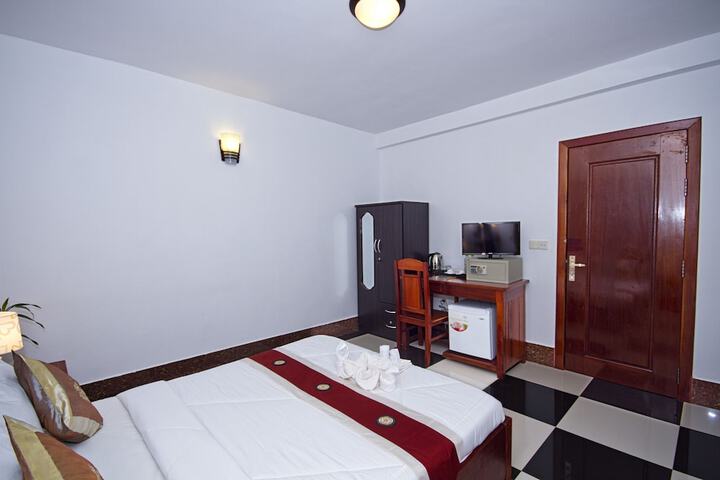 Room 12 of 50