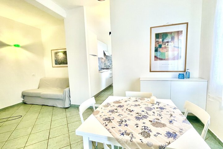 Room 11 of 36