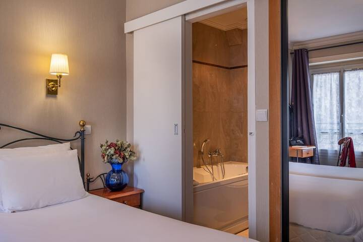 Room 15 of 50