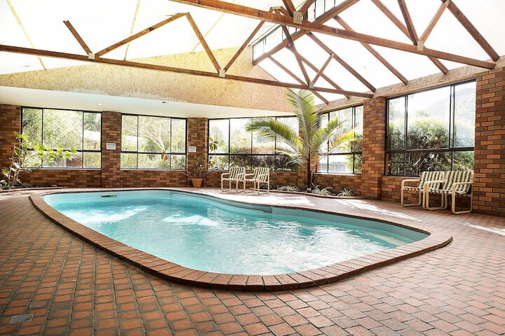 Pools & Facilities
