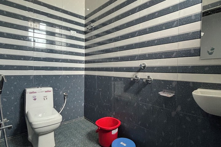 Room 6 of 7