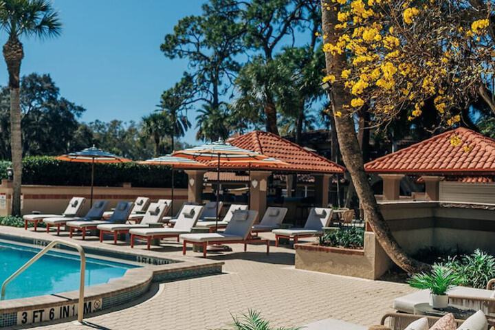 Pools & Facilities