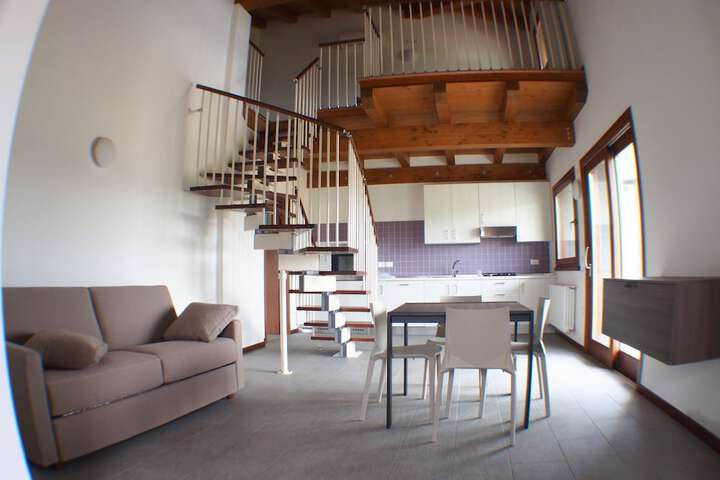 Room 12 of 33