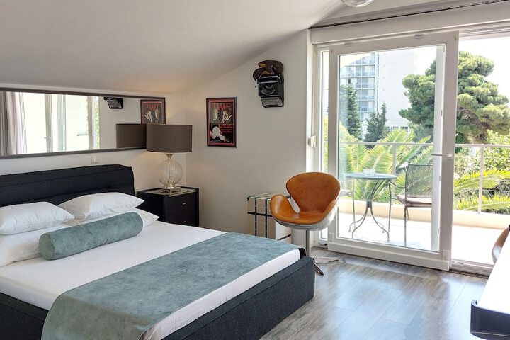 Room 28 of 121