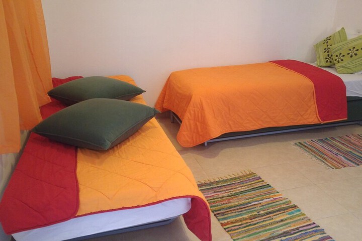 Room 2 of 10