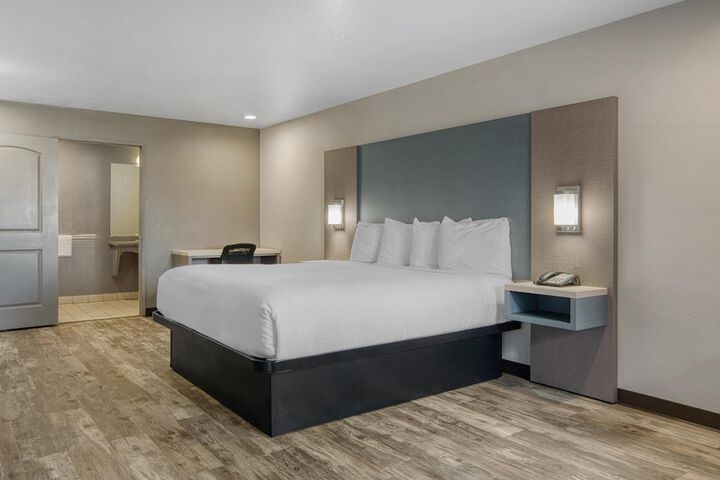 Room 20 of 34