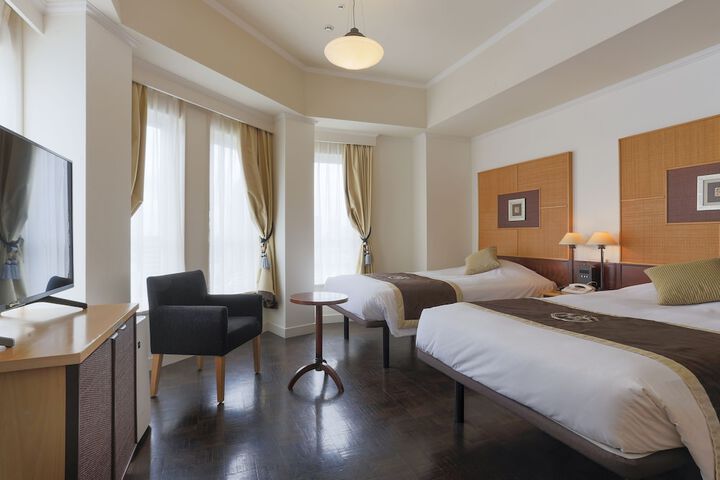 Room 8 of 60