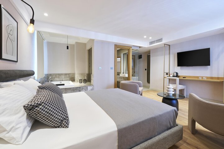 Room 8 of 29