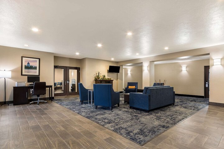 Hotel Interior 4 of 40