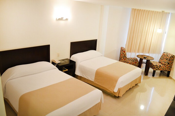 Room 17 of 32