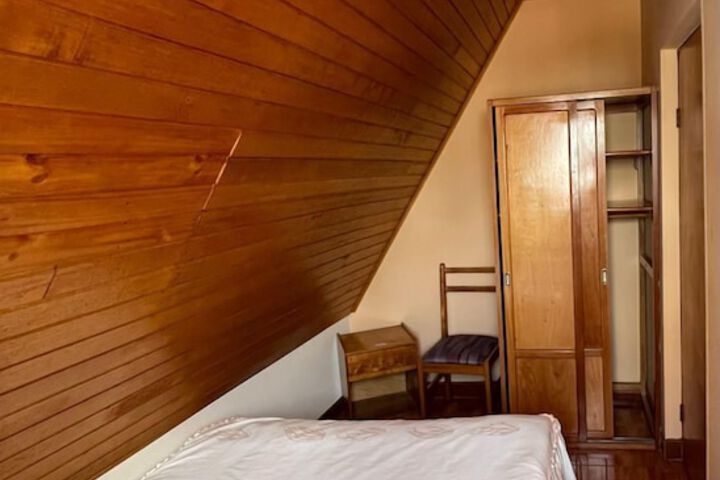 Room 4 of 11