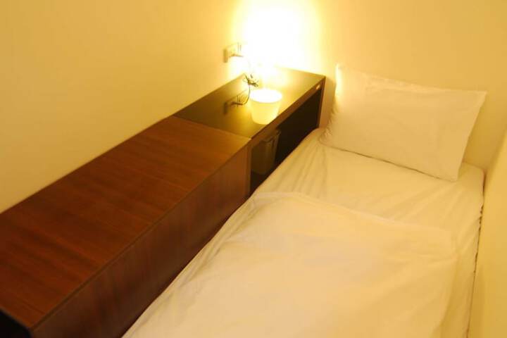 Room 8 of 44