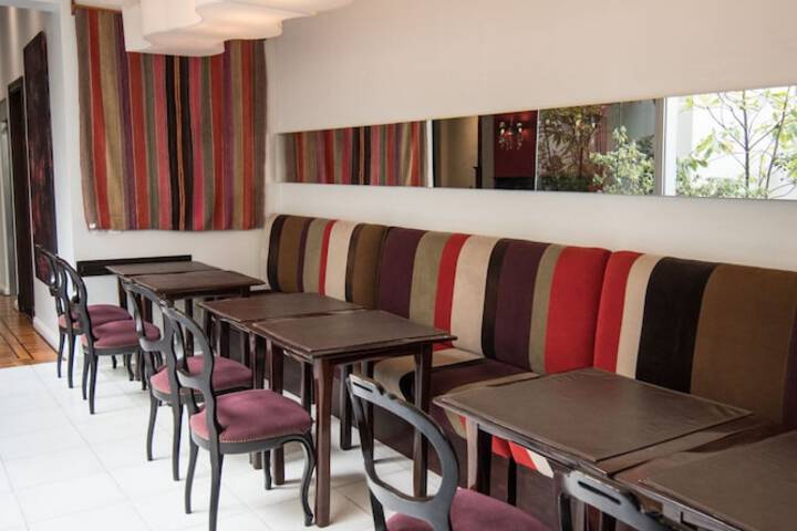 Breakfast area