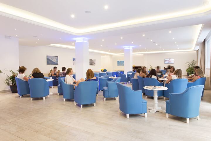 Guest Lobby