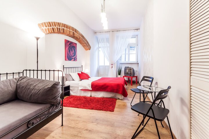 Room 2 of 9