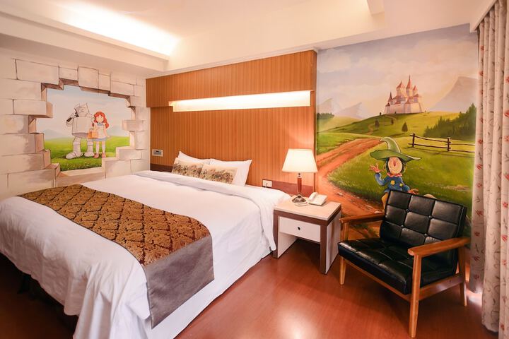 Room 27 of 60